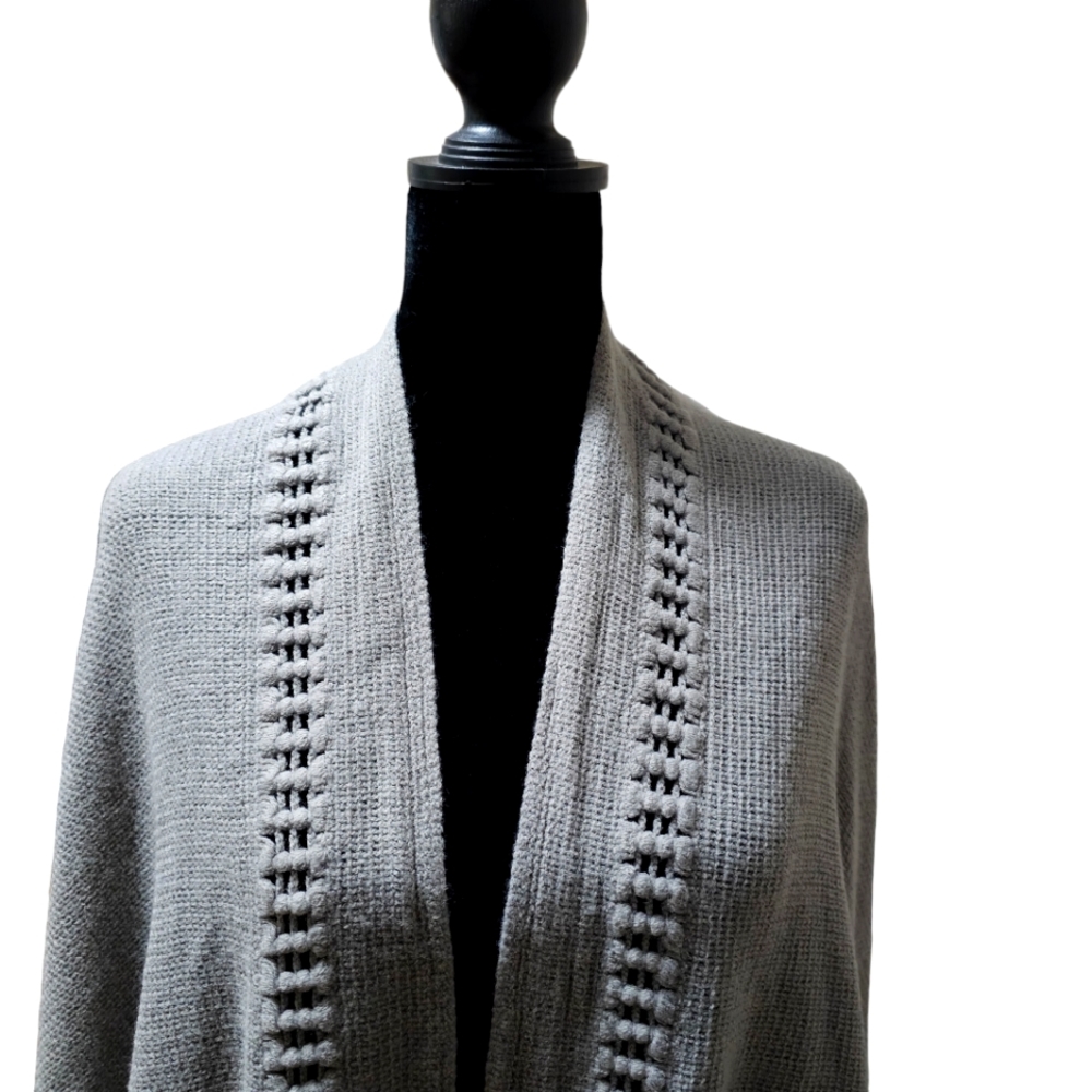 PONCHO/CAPE/ WRAP Gray with Fringes